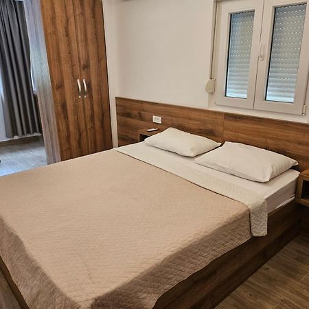 Grejm Family Apartments Petrovac Exterior foto